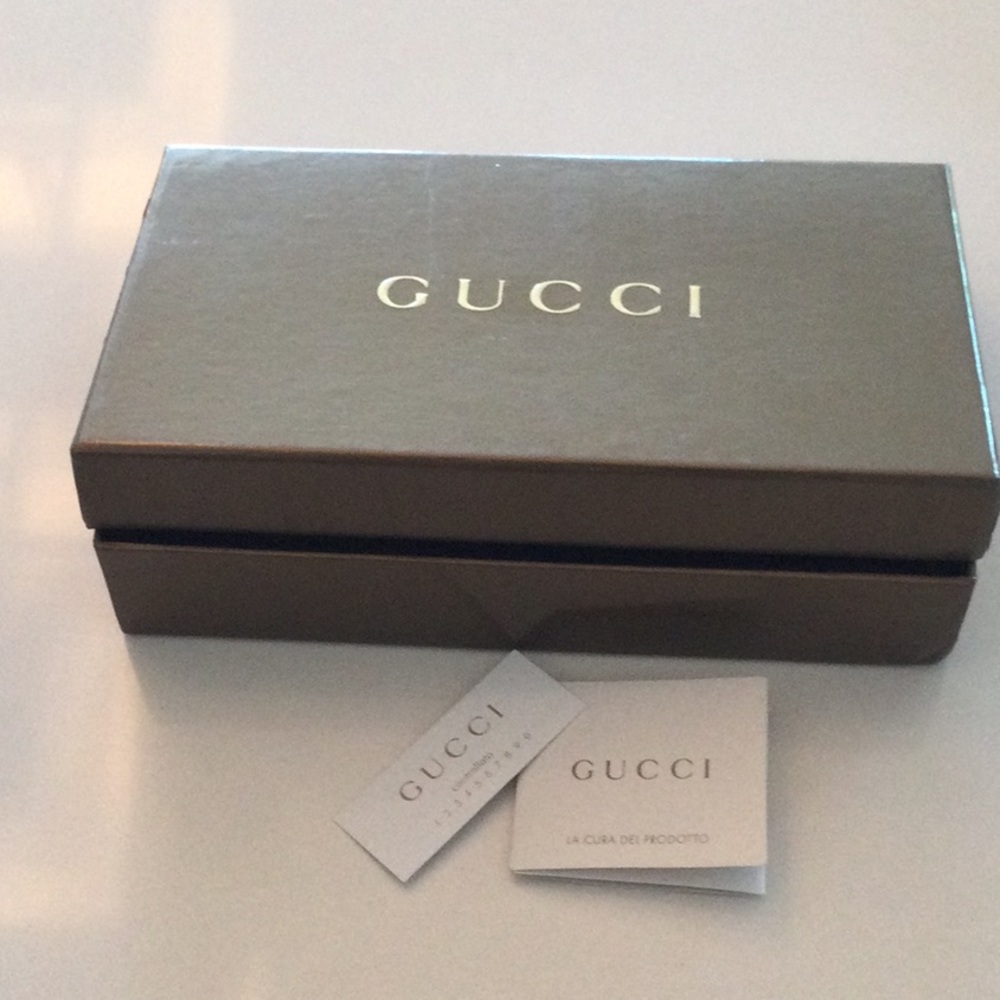 Gucci wallet gift box